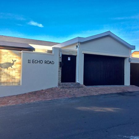 A Whale Of A Time Apartment Vishoek Exterior foto